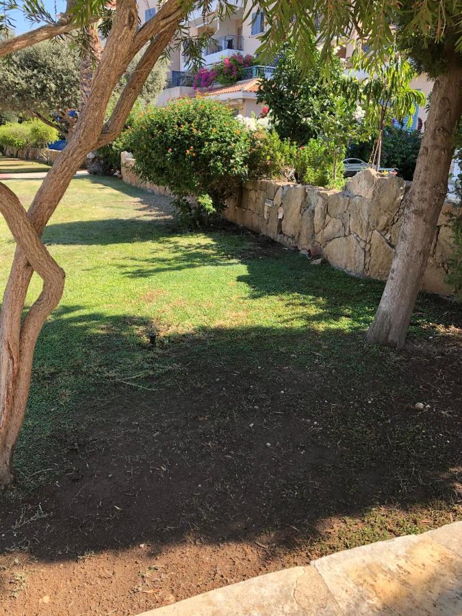 Kings Palace - Fabulous Pool-Side 2 Bed Apartment Paphos Exterior photo